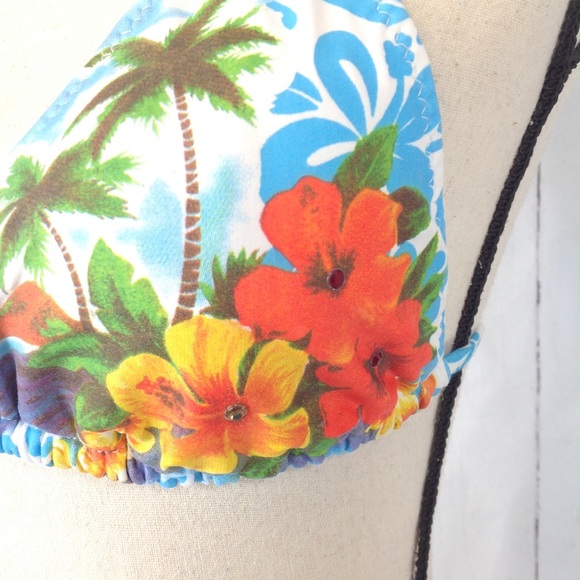 Pink Sands Large Bikini Top Swimwear - Picture 2 of 6